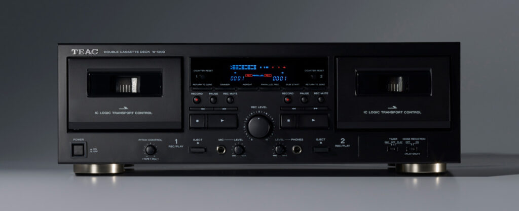 TEAC w-1200 cassette deck