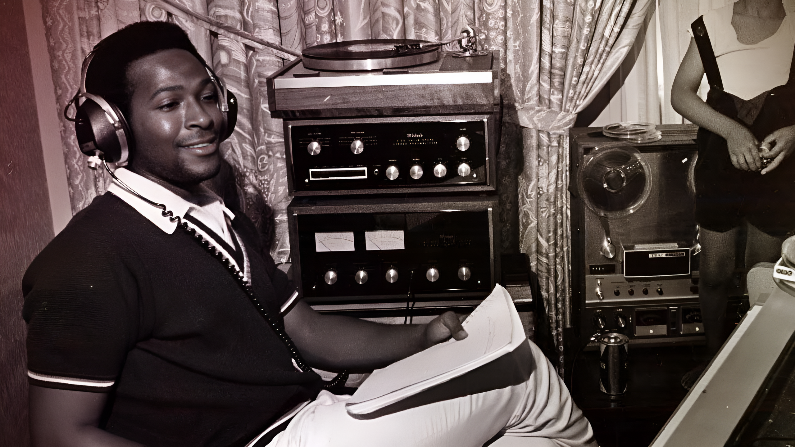 Marvin Gaye with his home Hi-Fi system around 1969