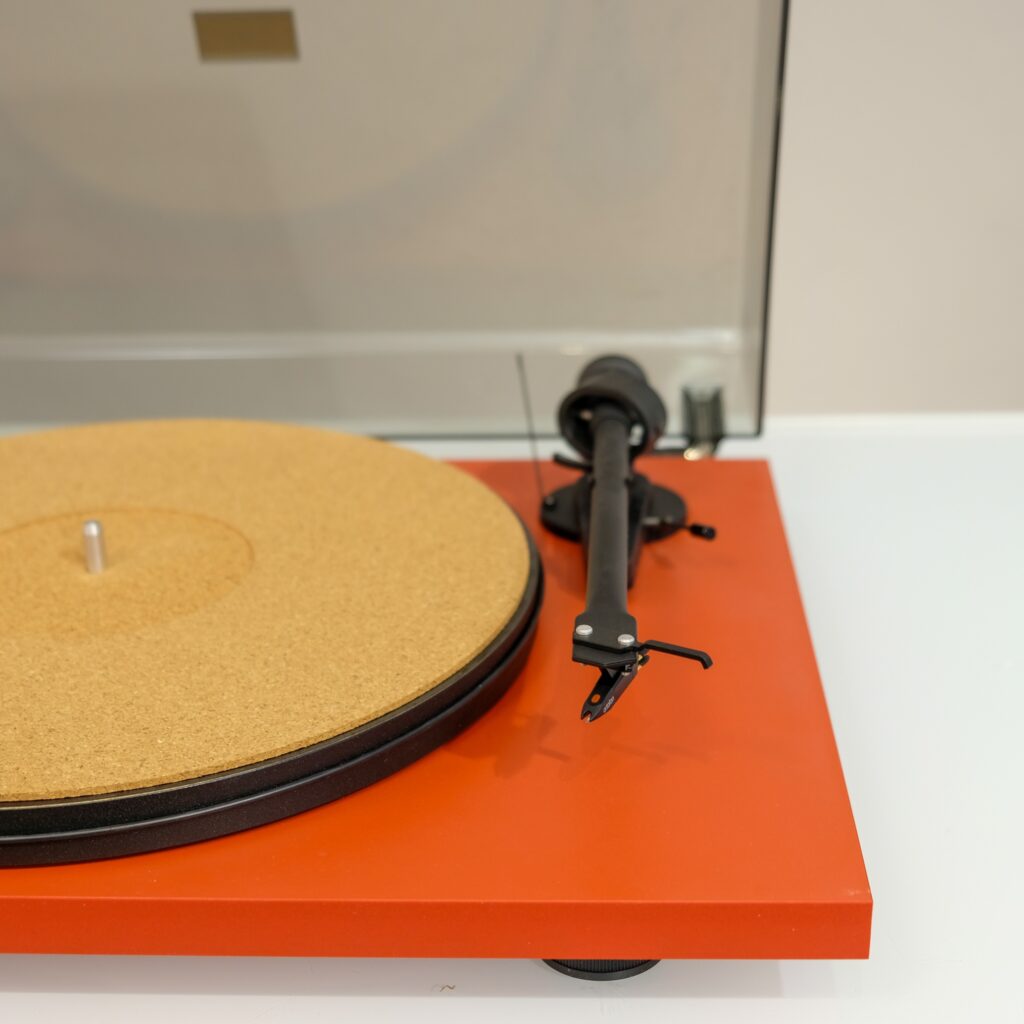 The Pro-Ject Debut Carbon sported a carbon fibre tonearm