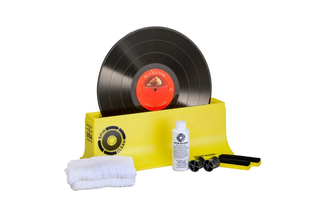 The "Spin Clean" (in German, Schallplatten Reinigungssystem) will spin and clean your vinyl records!