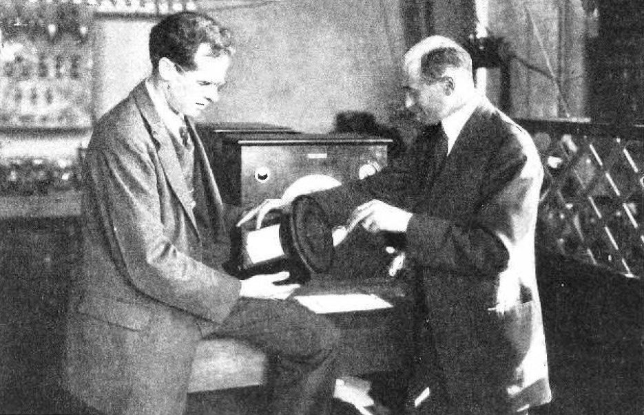 Chester Rice and Edward Kellogg with the world's first dynamic loudspeaker in 1925