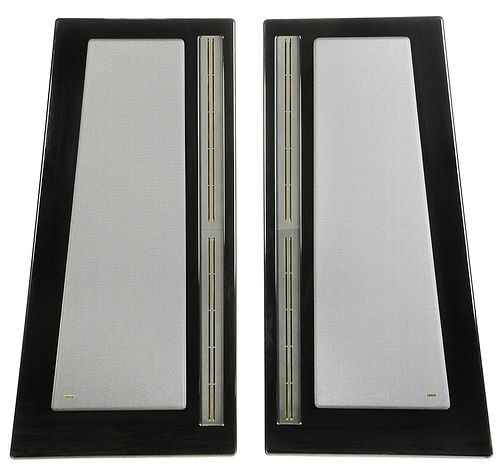 A beautiful pair of Carver Amazing loudspeakers in black finish with the grill cloths attached