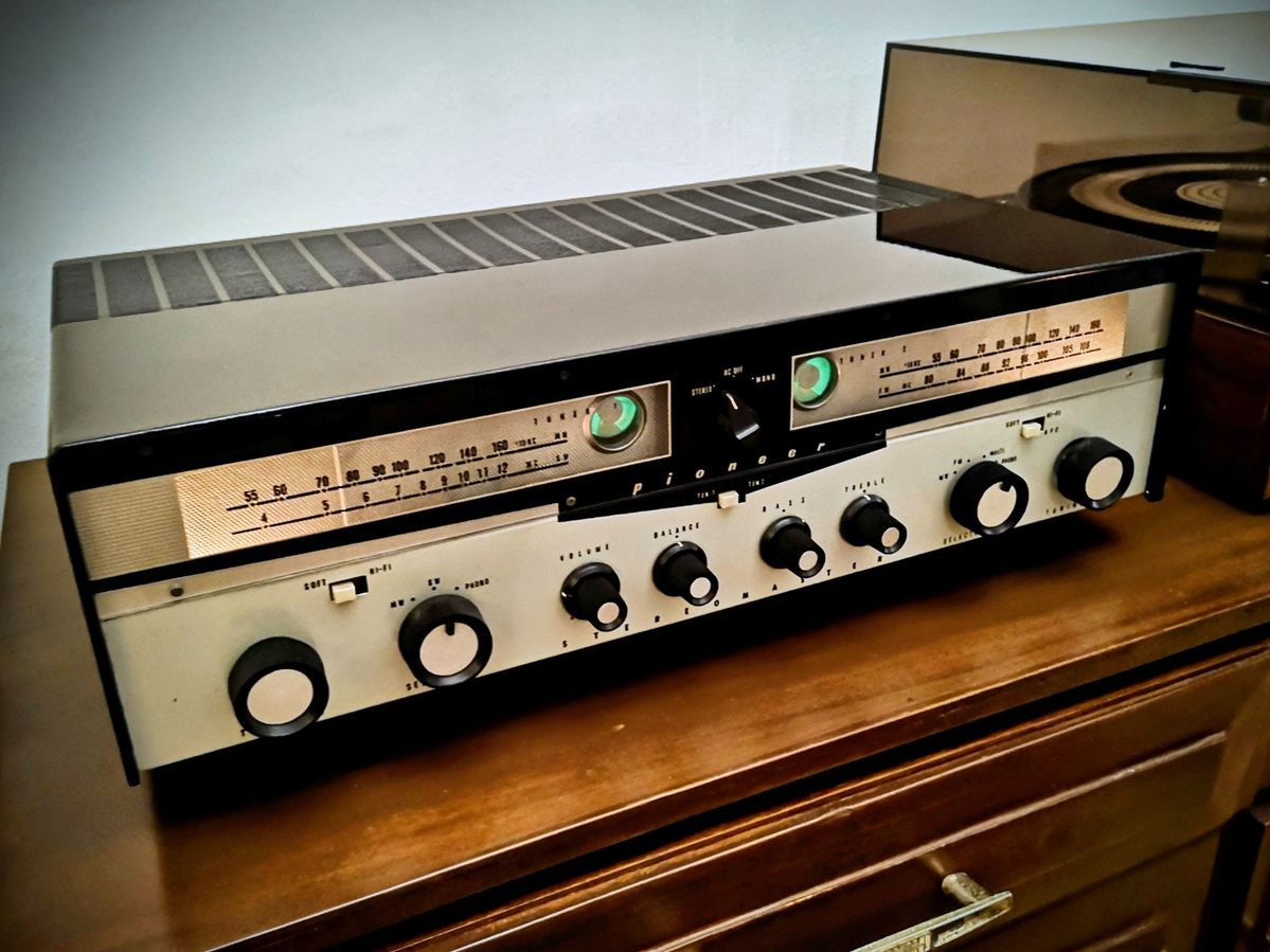 Pioneer SM-Q410 receiver